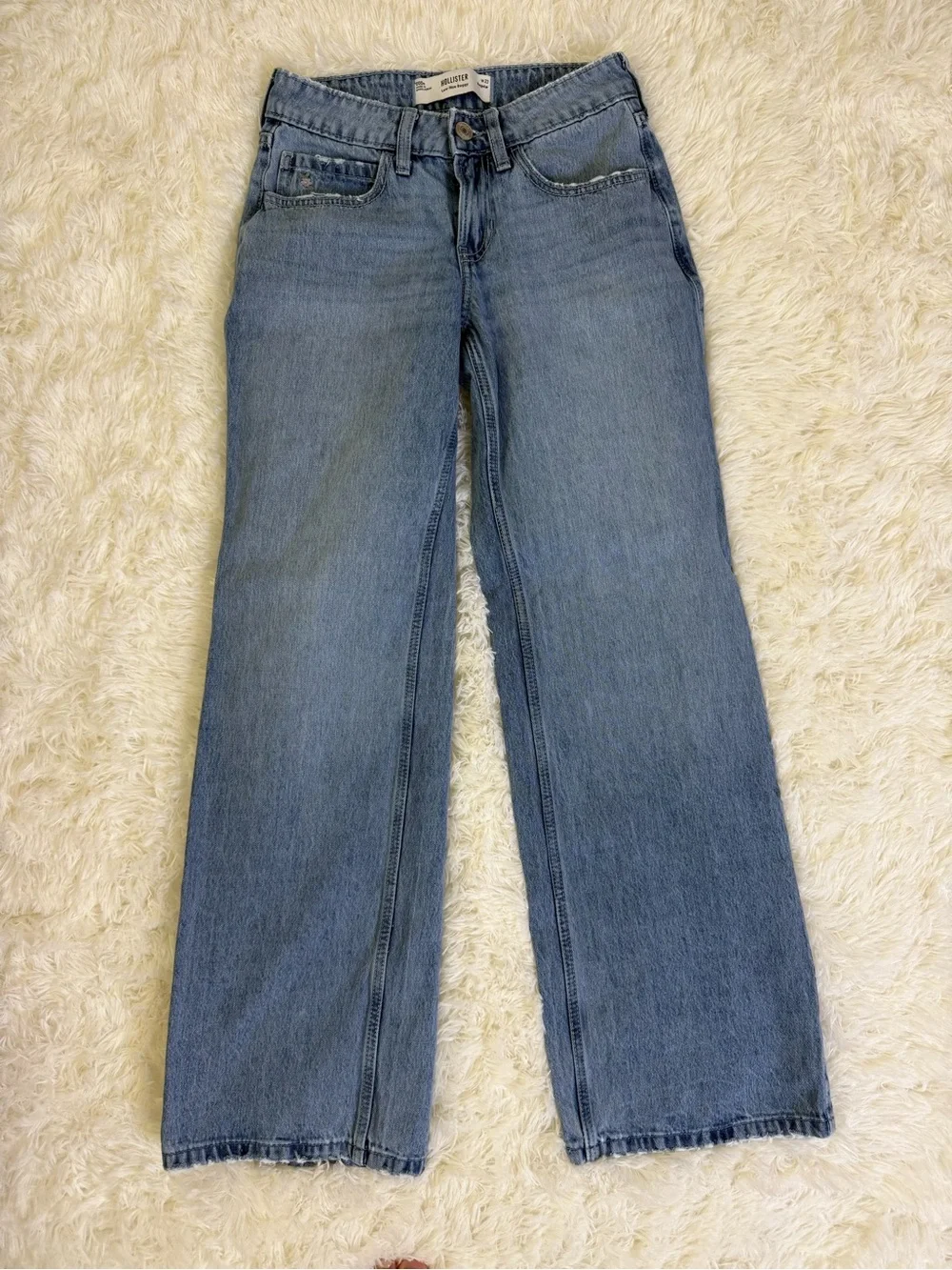Hollister, low rise baggy Women’s Jeans with Embroidery